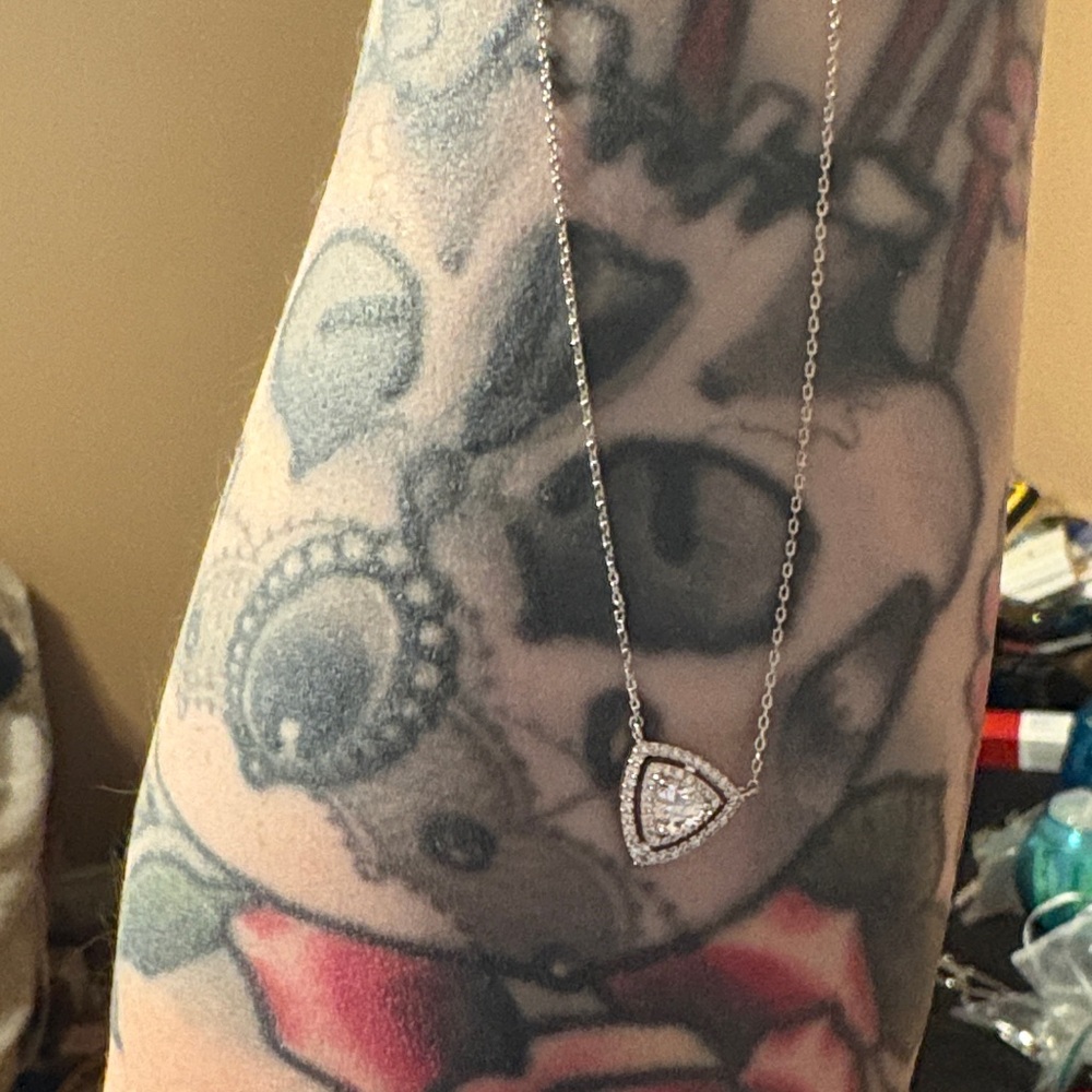 Chic Silver Triangle Pendant Necklace